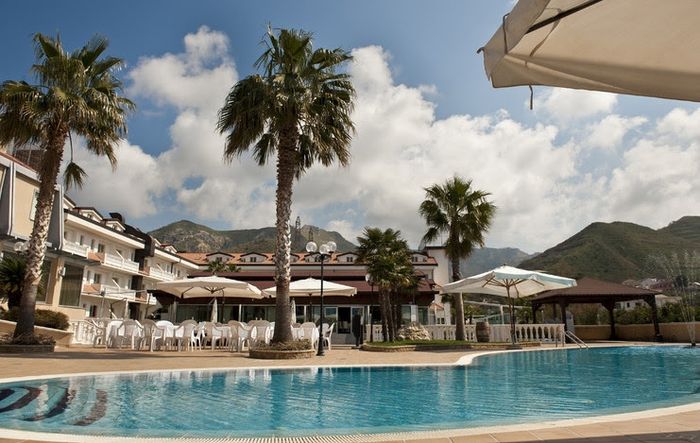 Buffet di Dolci in Piscina - Tyrrenian Park Hotel
