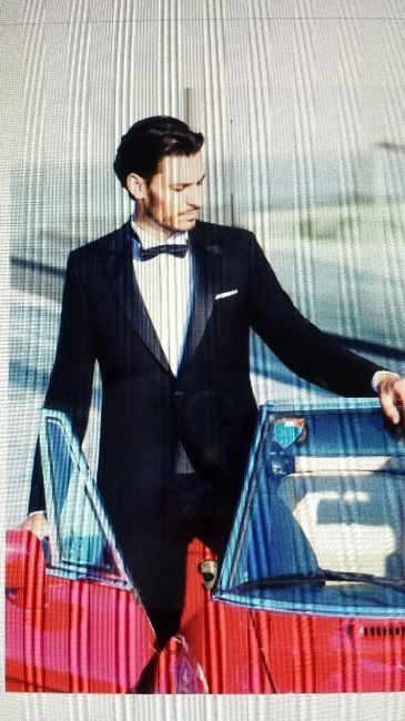 Abito blù scuro o nero? - 1