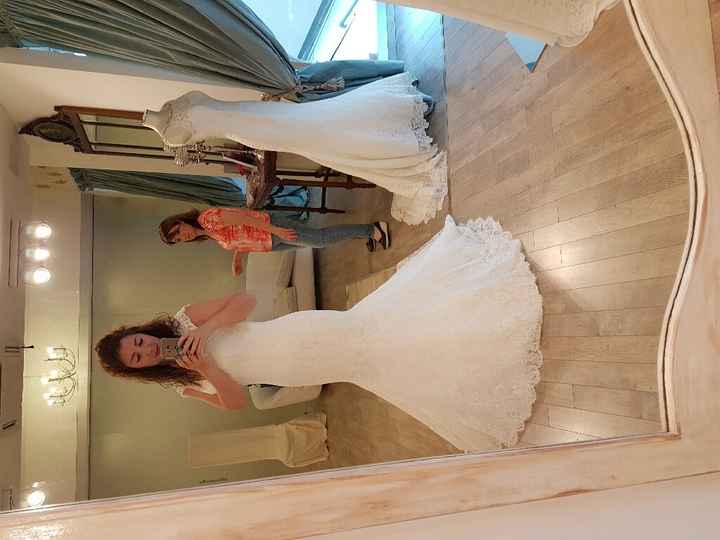 Abito scollato oppure no? - 1