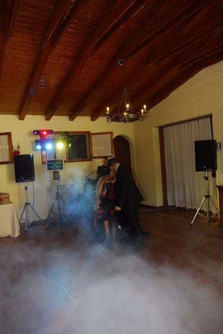 bacio su richiesta e applausi