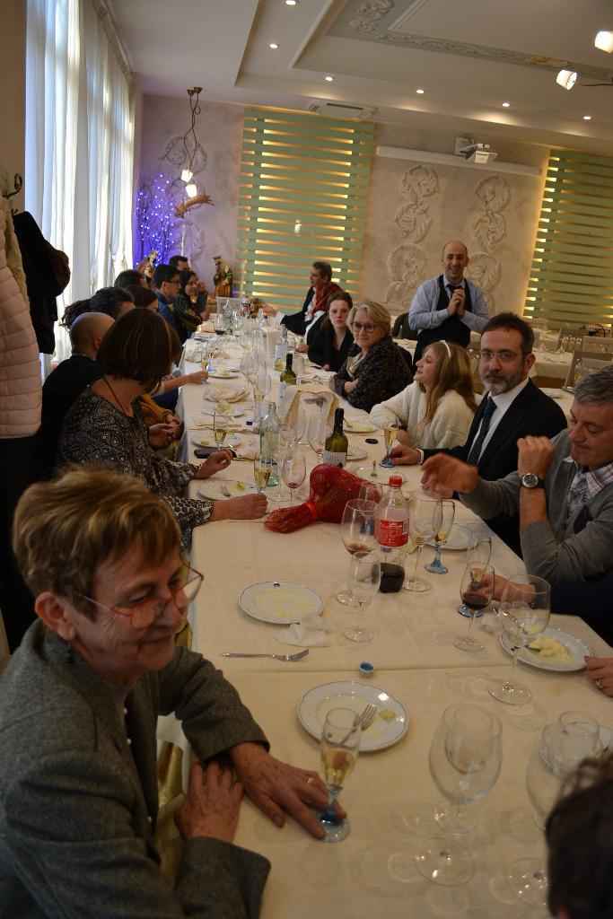 Una tavolata piena d'amore