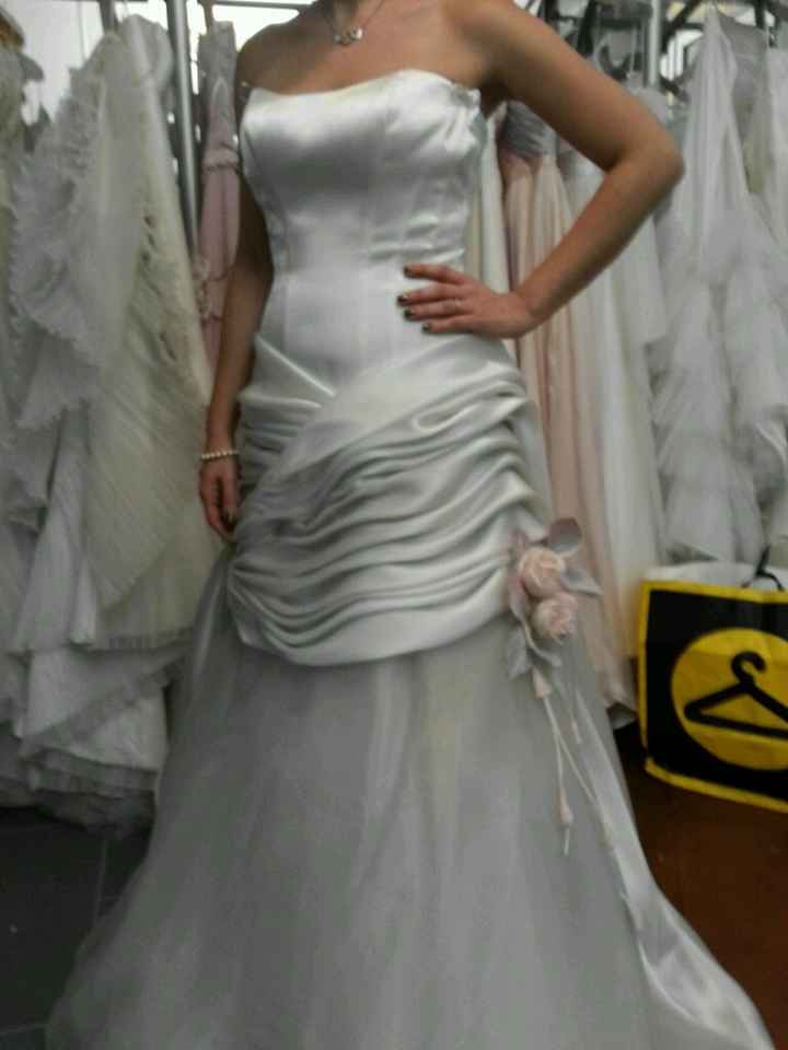 Mi fate vedere i vostri abiti? - 1