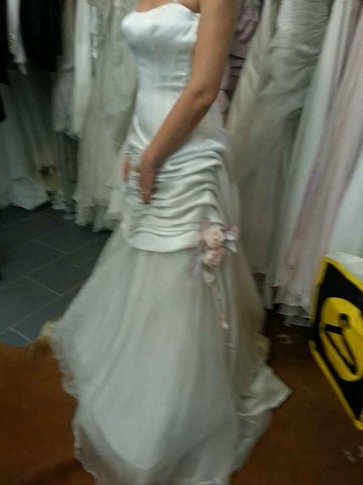 Mi fate vedere i vostri abiti? - 3