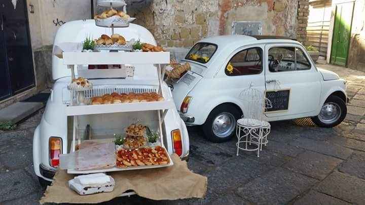 Aperitivo fuori chiesa - 1