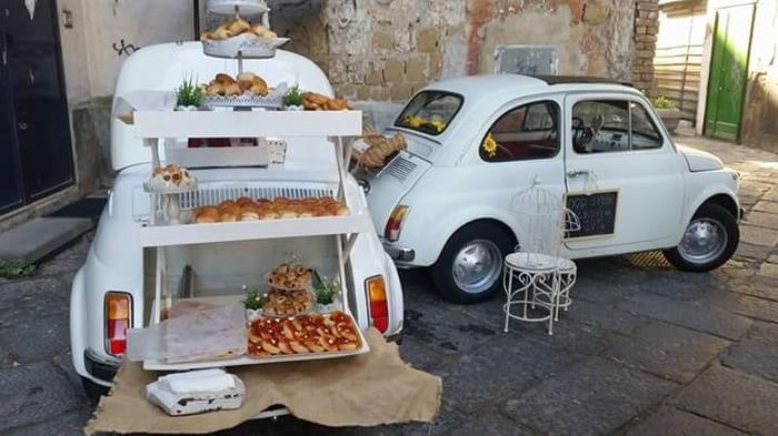 Aperitivo fuori chiesa - 1