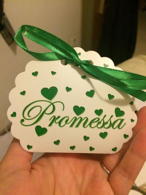 Idee per fazzoletti o confezioni per i confetti promessa 2