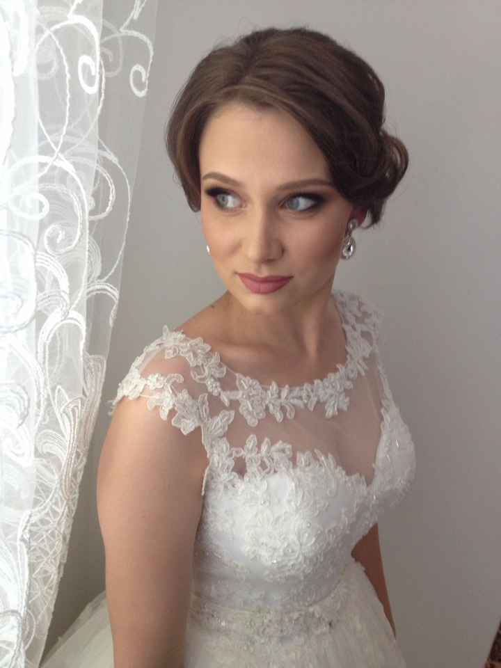 Nel giorno del matrimonio, qualche scatto con il telefono