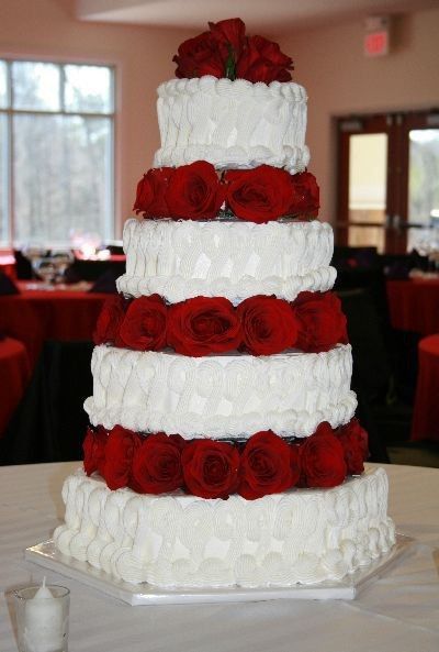torta bianca e rossa