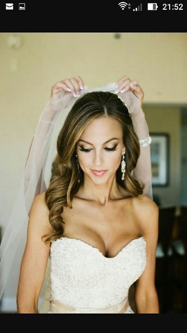 Acconciatura capelli sciolti e velo - 1