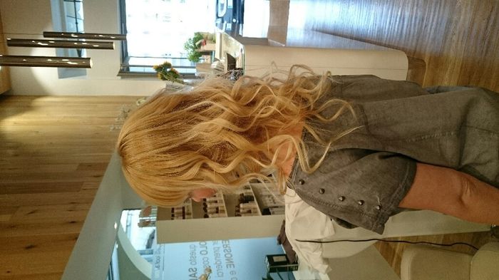 Acconciatura capelli lunghi e sciolti - 1