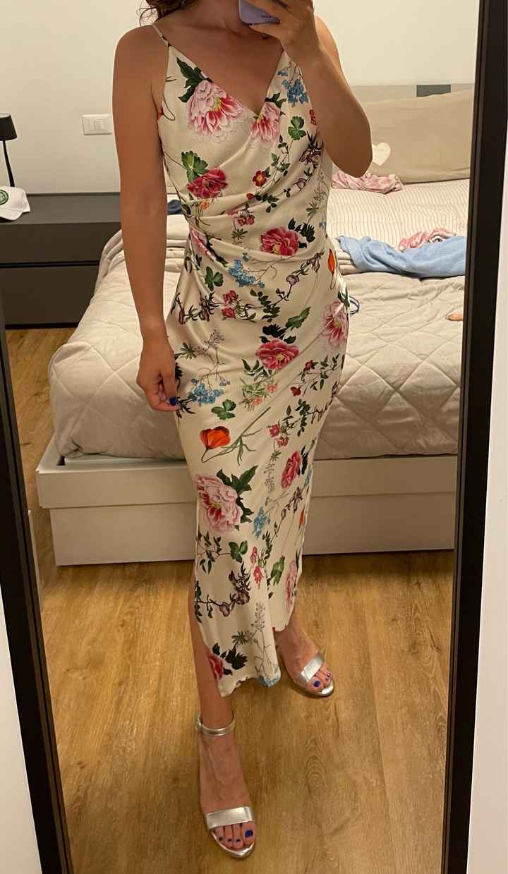 Secondo voi va bene come abito da invitata ad un matrimonio? (e’ color champagne) - 1
