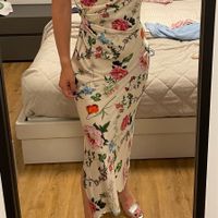 Secondo voi va bene come abito da invitata ad un matrimonio? (e’ color champagne) - 1