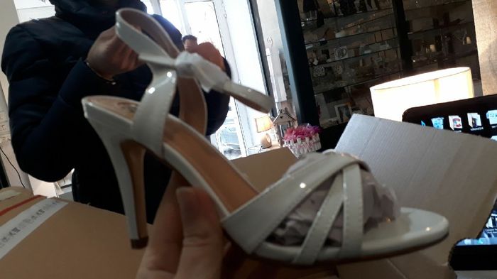 Scarpe.....nel pallone più totale! - 1