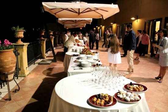 bouffet in terrazza con vista