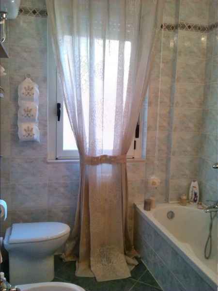 Aiuto tende bagno! - Vita di coppia - Forum Matrimonio.com