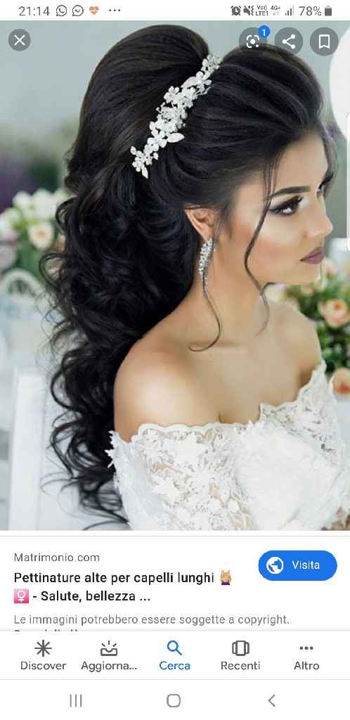 Acconciatura sciolta o semiraccolto mossa - 1