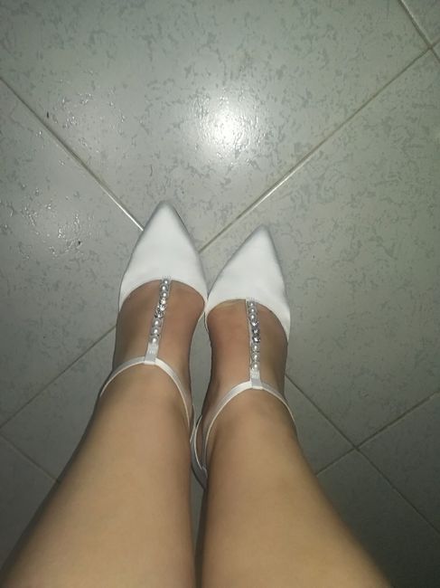 Scarpe ufficiali vs scarpe di ricambio - 1