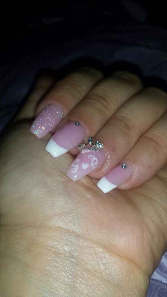 Ragazze manca pochissimo...sabato mi sposo.ecco le mie mani vi piacciono?. - 1