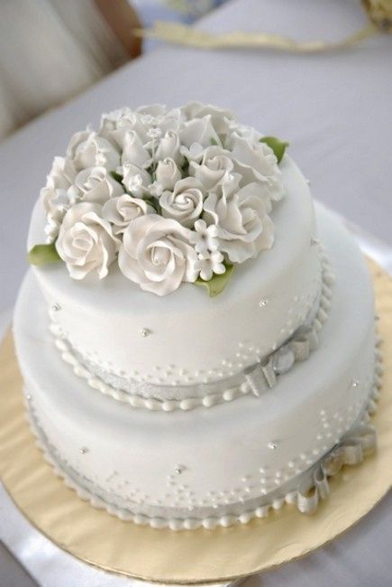 wedding cake.