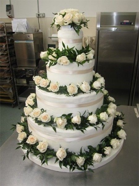 wedding cake.