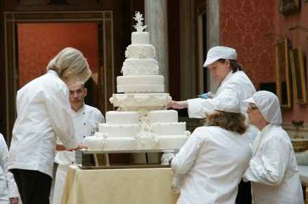 wedding cake.