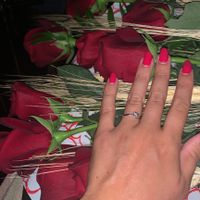 E ora mostraci una foto del tuo anello di fidanzamento! - 1