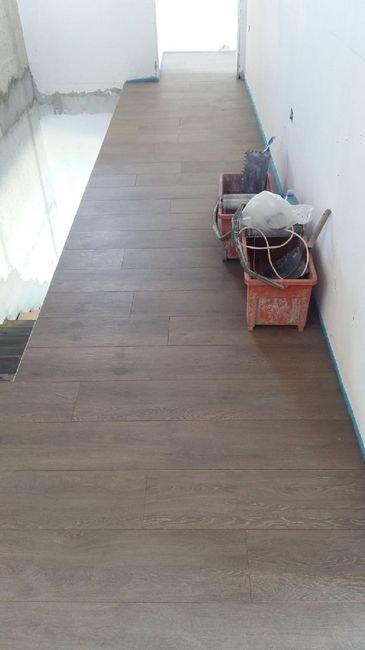 Indecisione pavimento - 1