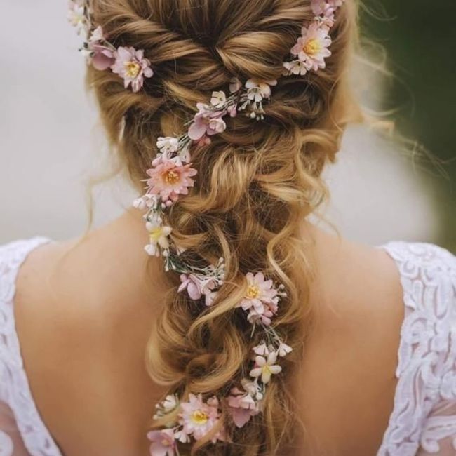Acconciatura sposa per capelli ricci^2 - 1