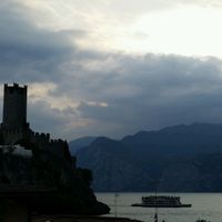 Un po' di relax lungo lago... - 3