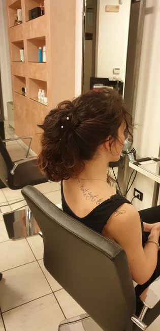 Indecisione acconciatura - 7