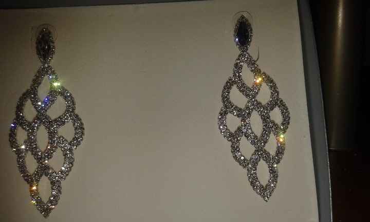 Punto luce oppure orecchini pendenti ??? - 1