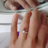 E ora mostraci una foto del tuo anello di fidanzamento! - 1