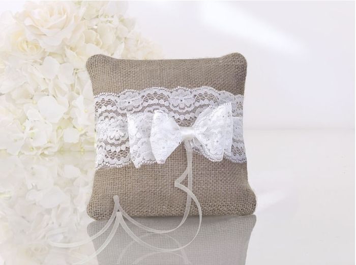 CUSCINO PORTA FEDI PIZZO