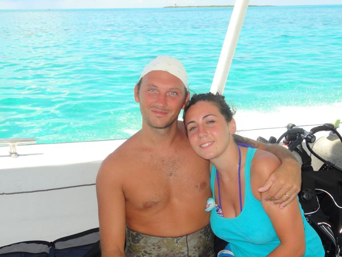 Mio marito,pronto per l'immersione con gli squali