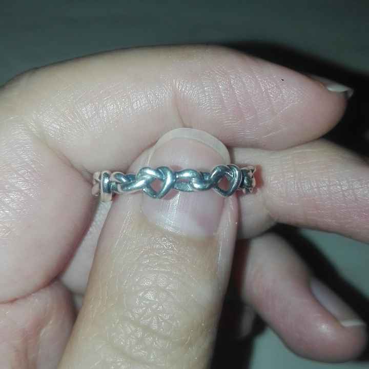 E ora mostraci una foto del tuo anello di fidanzamento! - 1