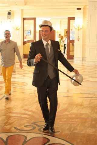 Mio marito mentre balla New York New York :D