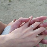 E ora mostraci una foto del tuo anello di fidanzamento! - 1