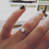 E ora mostraci una foto del tuo anello di fidanzamento! - 1