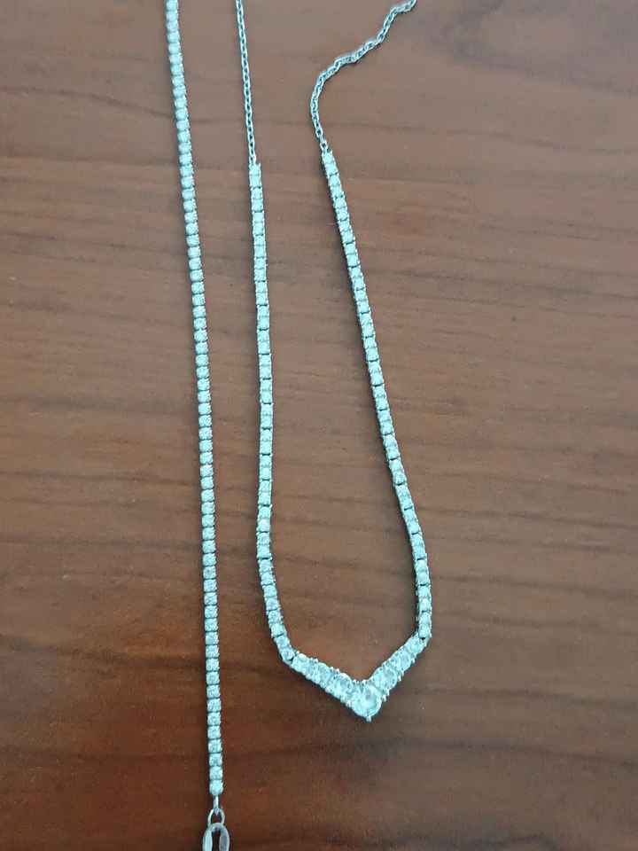 Ciao a tutte ho acquistato collana e bracciale e sono molto contenta, sono indecisa però sulla scelt