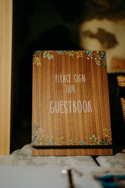 Sposi e spose, "uscite" i vostri guest book 🤣 7