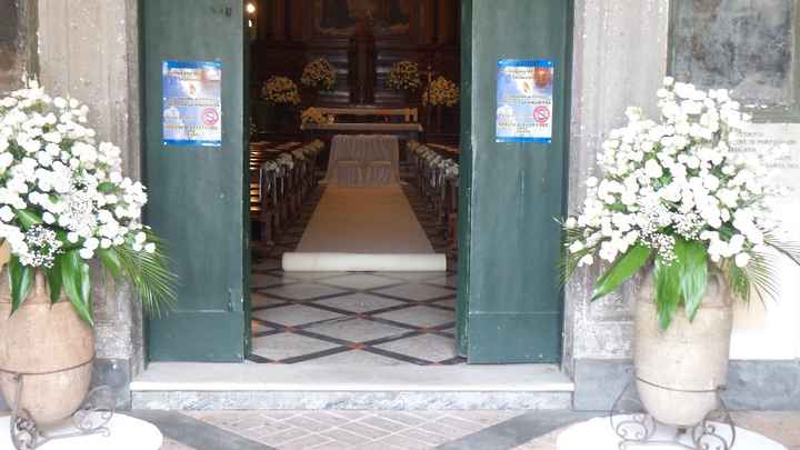 chiesa e fiori