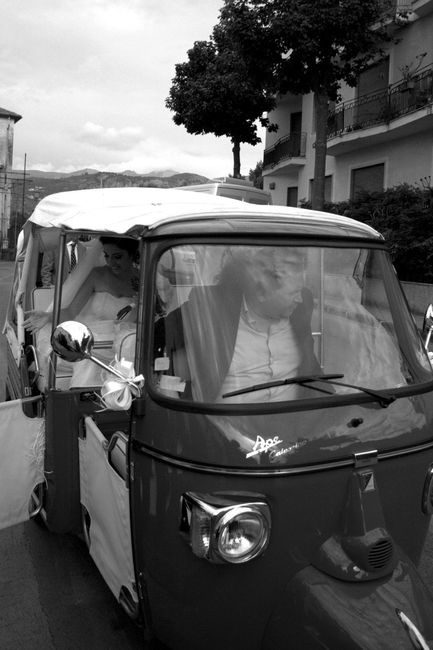 Arrivo in Chiesa con l'ape calessino...