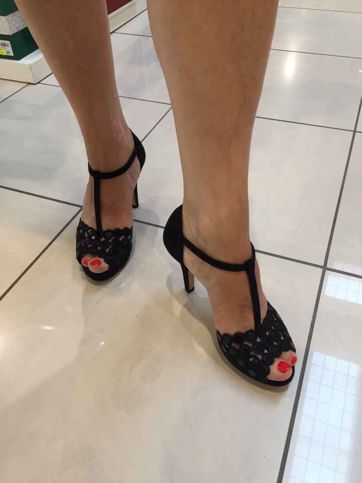 Scarpe e abito mamma - 1