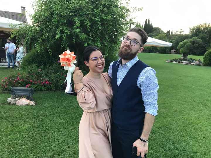 Postate una foto di voi due 👇 3