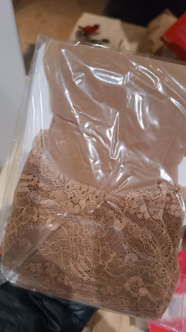 Autoreggenti color carne, quanti denari?io le ho prese 20 denari ma forse sono scure 2