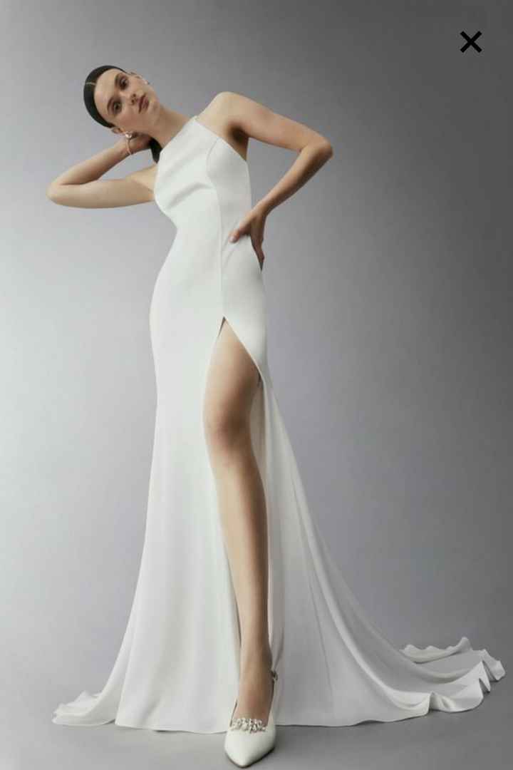 Moda sposa 2025, abito liscio: quale? - 4