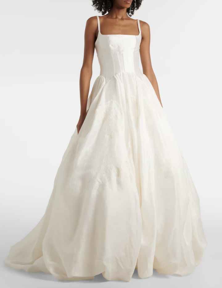 Moda sposa 2025, abito A-line: quale? - 5