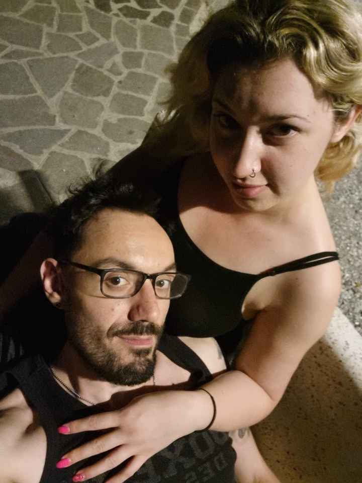 Vi va di mostrare una foto vostra foto insieme ? Ecco Noi ⬇️ - 1