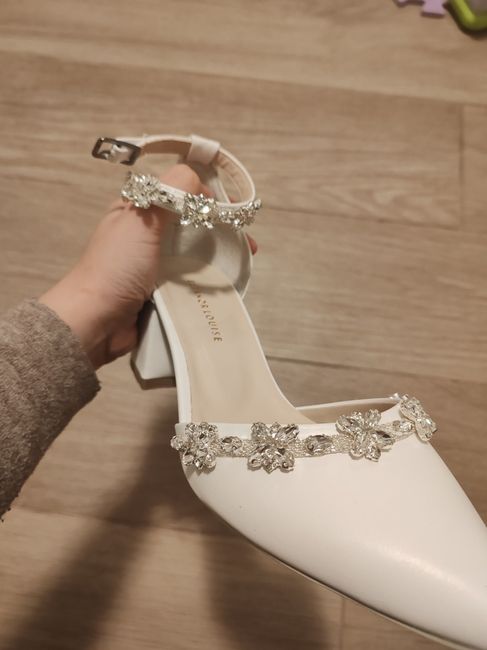 Trovato scarpe da sposa 4