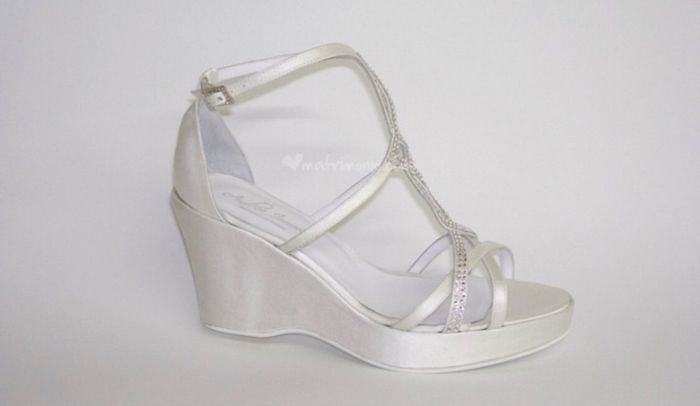 Cambio scarpe sandali o converse - 1